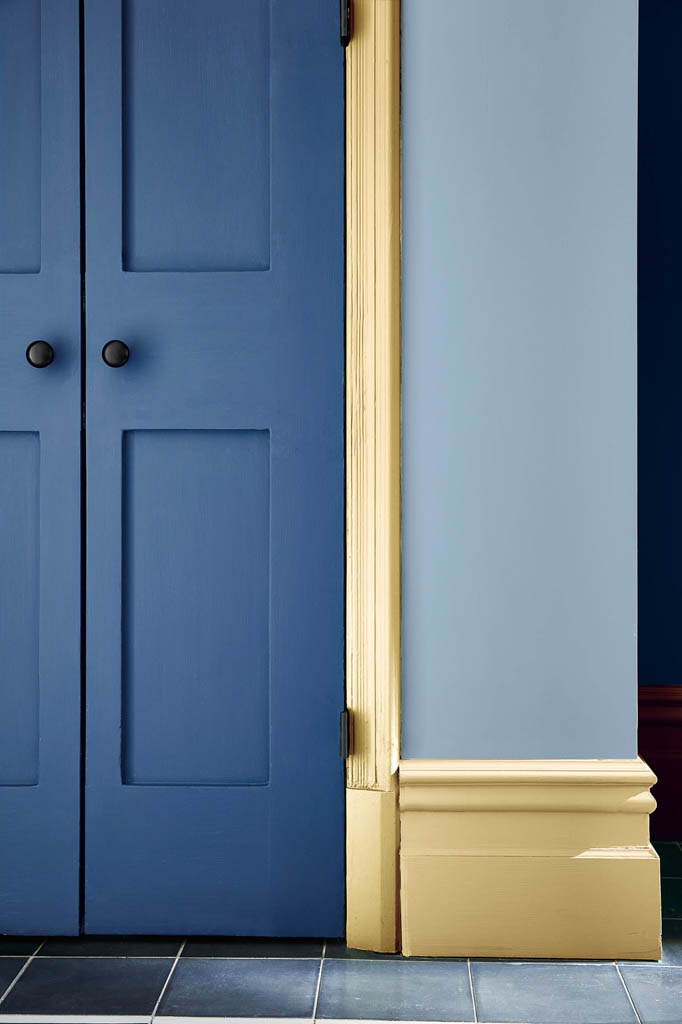 Interieur in blauw en geel